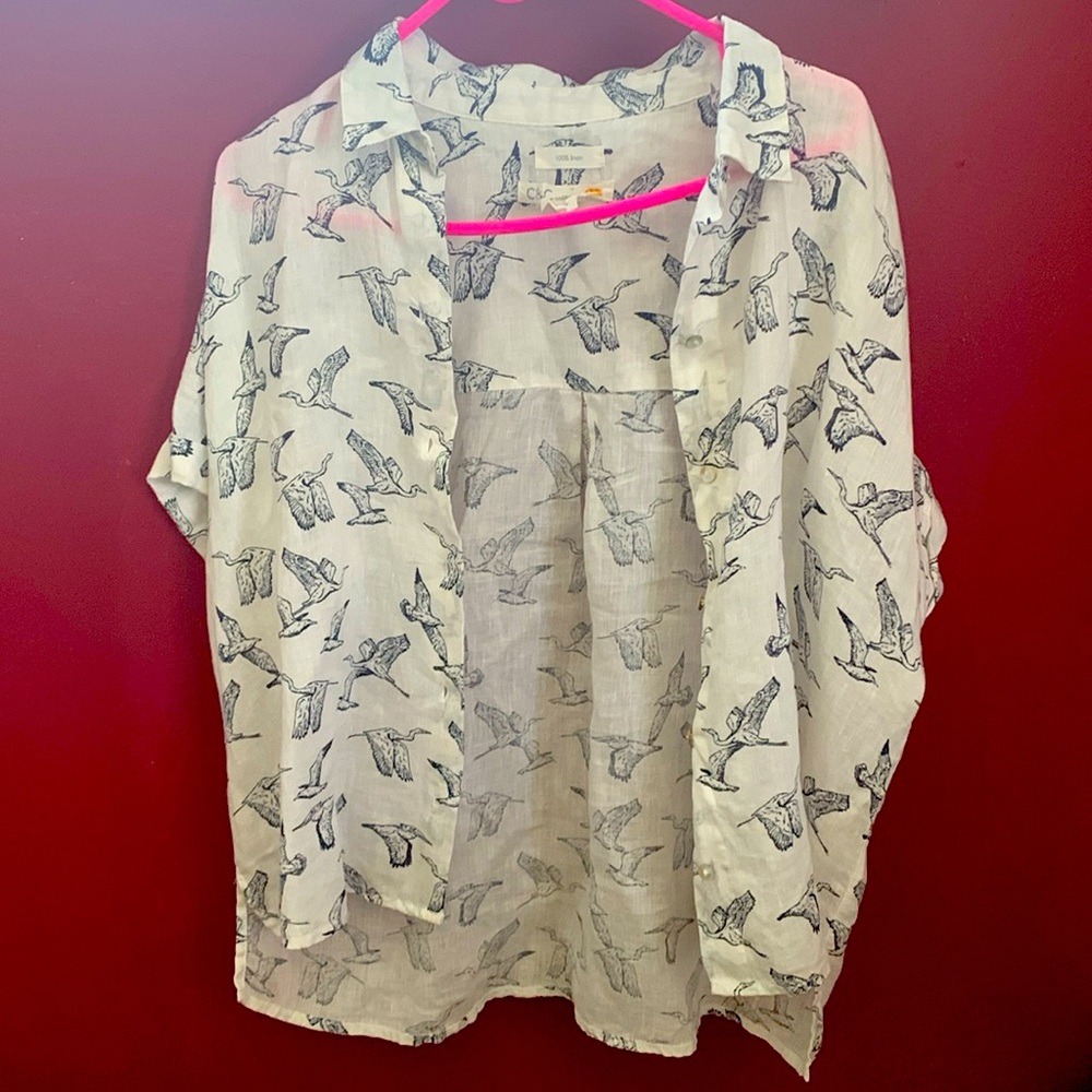 100% linen button down top c&c California brand.